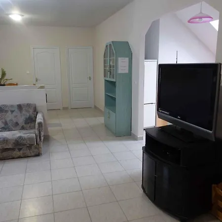 - Balaton 18408 아파트 *