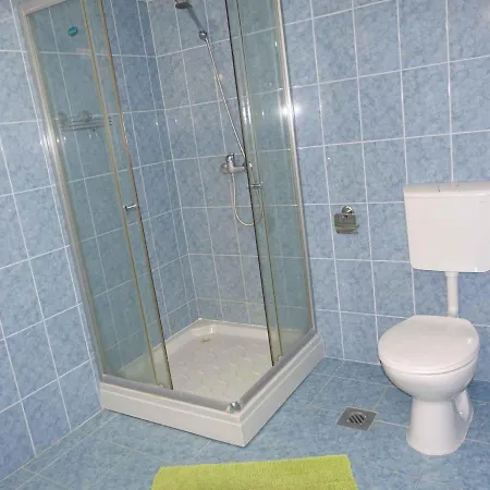 - Balaton 18408 아파트