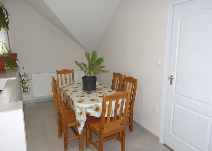 - Balaton 18408 Apartamento *