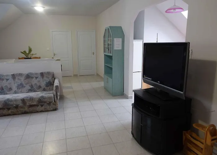 - Balaton 18408 Apartamento *